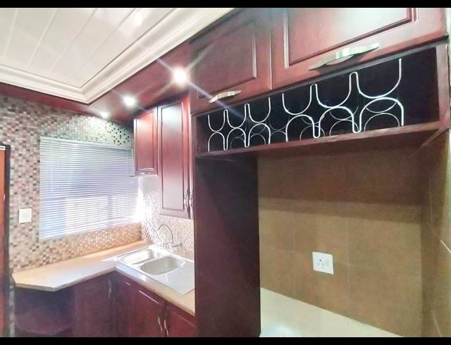 3 BEDROOM HOUSE FOR SALE IN IVY PARK
